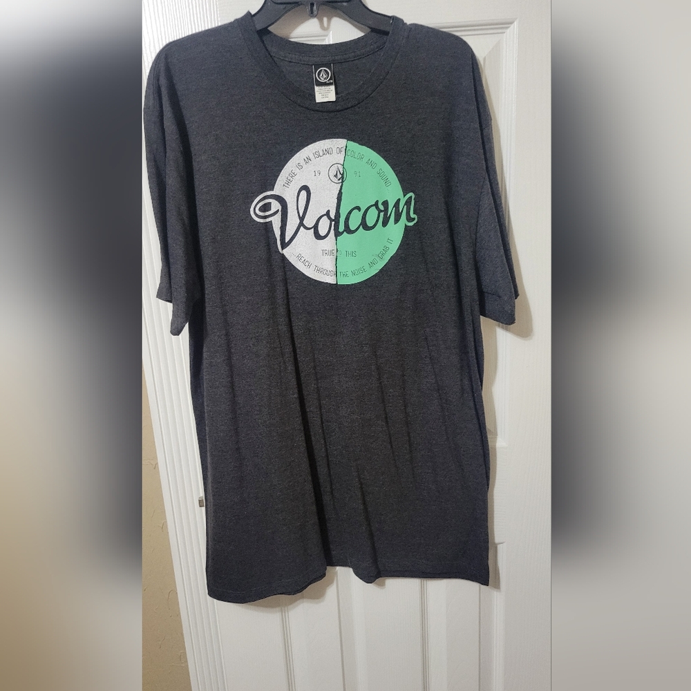 Volcom mens xl gently used dark grey